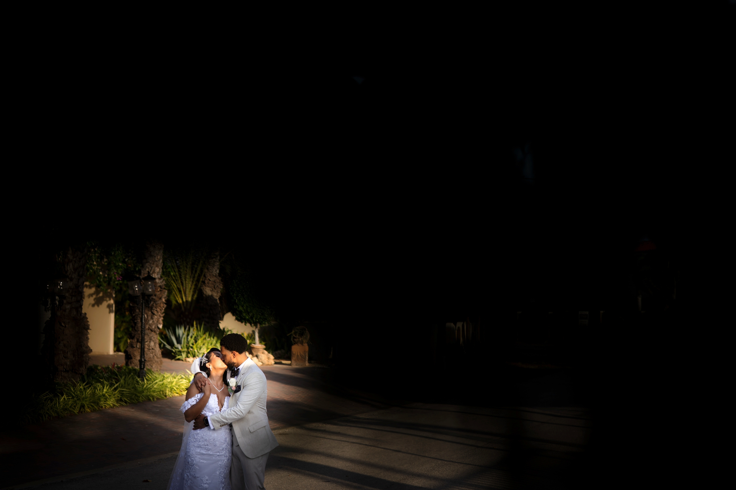 elopement photographer in Aruba