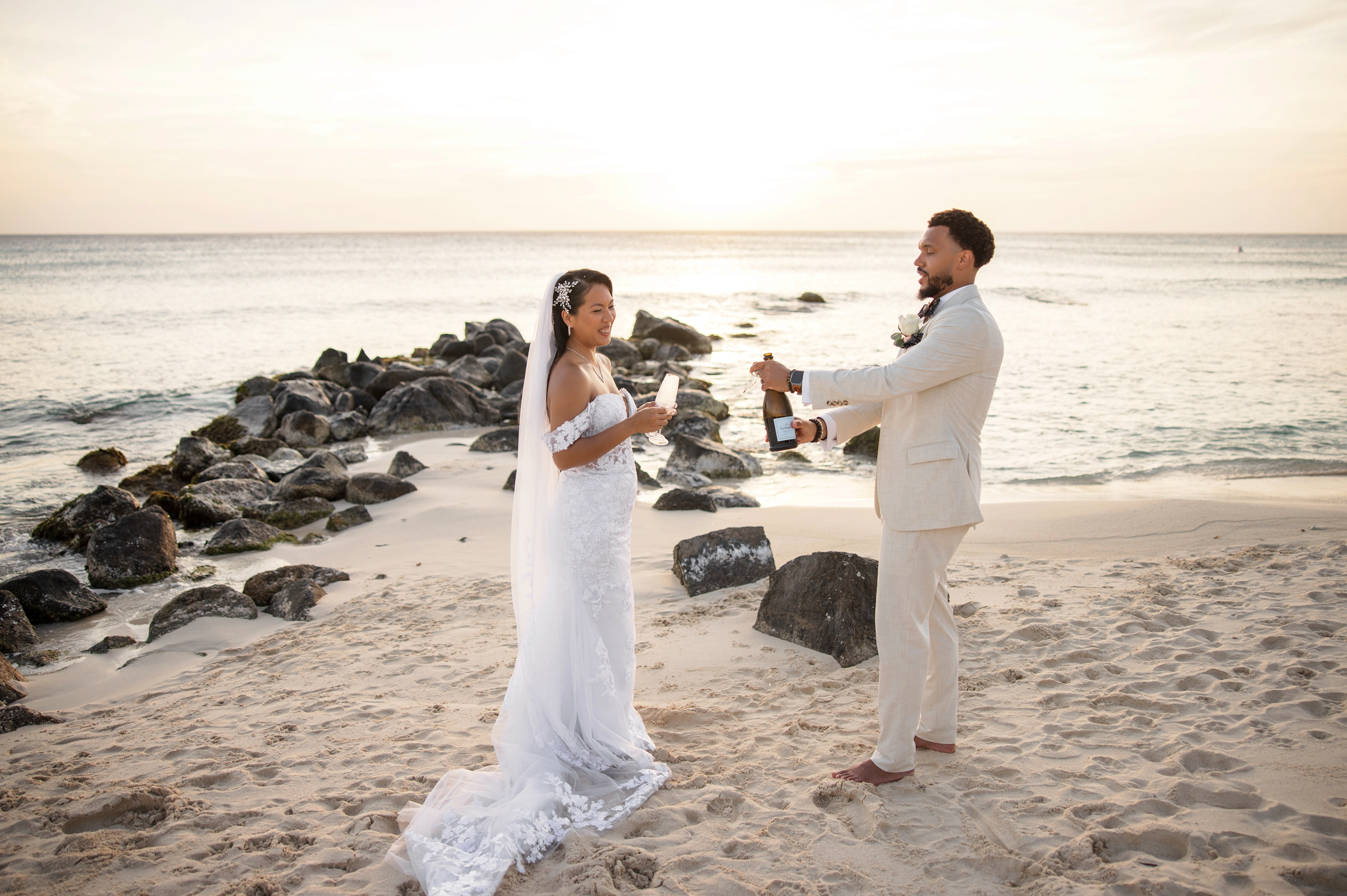 elopement photographer in Aruba